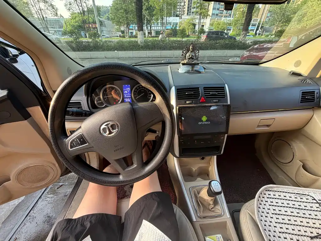 BAIC E Series 北京汽车E系列 2012款 两厢 1.5 L 手动乐尚版