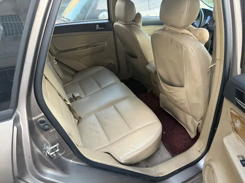 BAIC E Series 北京汽车E系列 2012款 两厢 1.5 L 手动乐尚版