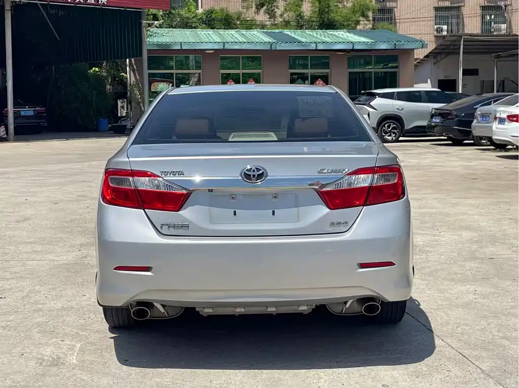 Camry 2.5 G Luxury Navigation