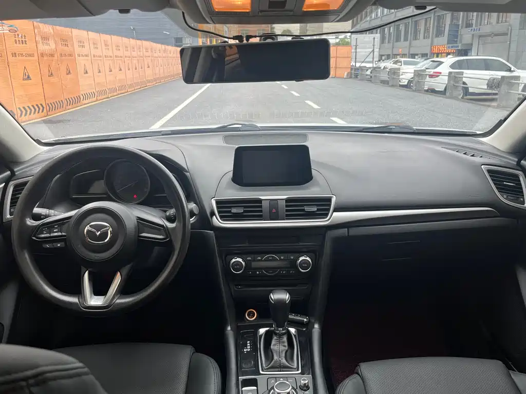 Mazda 3 Axela Sedan 1.5 L Auto Luxury CN-V