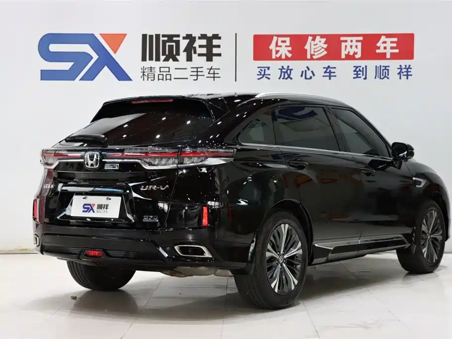 Honda UR-V 370 TURBO 2 WD Graceful