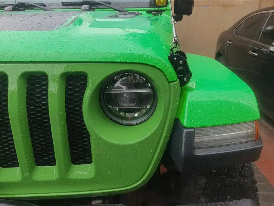 Wrangler 2.0 T Sahara 4-door