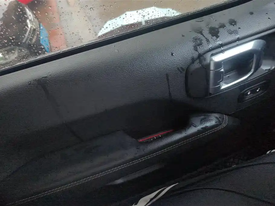 Wrangler 2.0 T Sahara 4-door