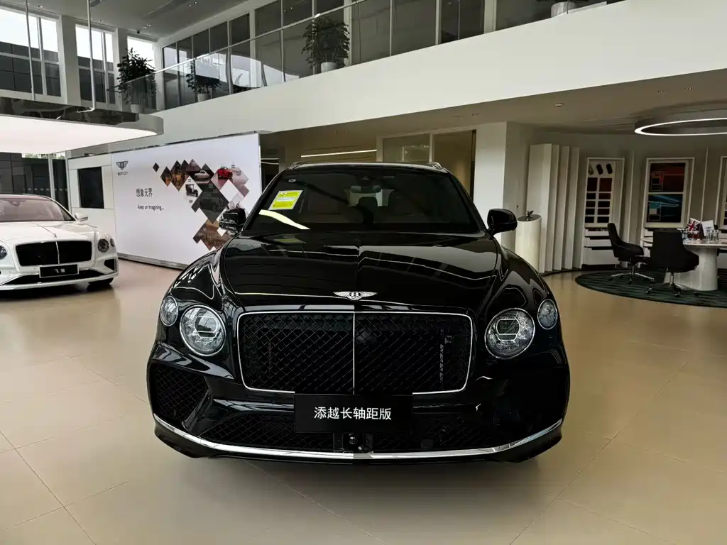 Bentayga 4.0 T V8 LWB Range