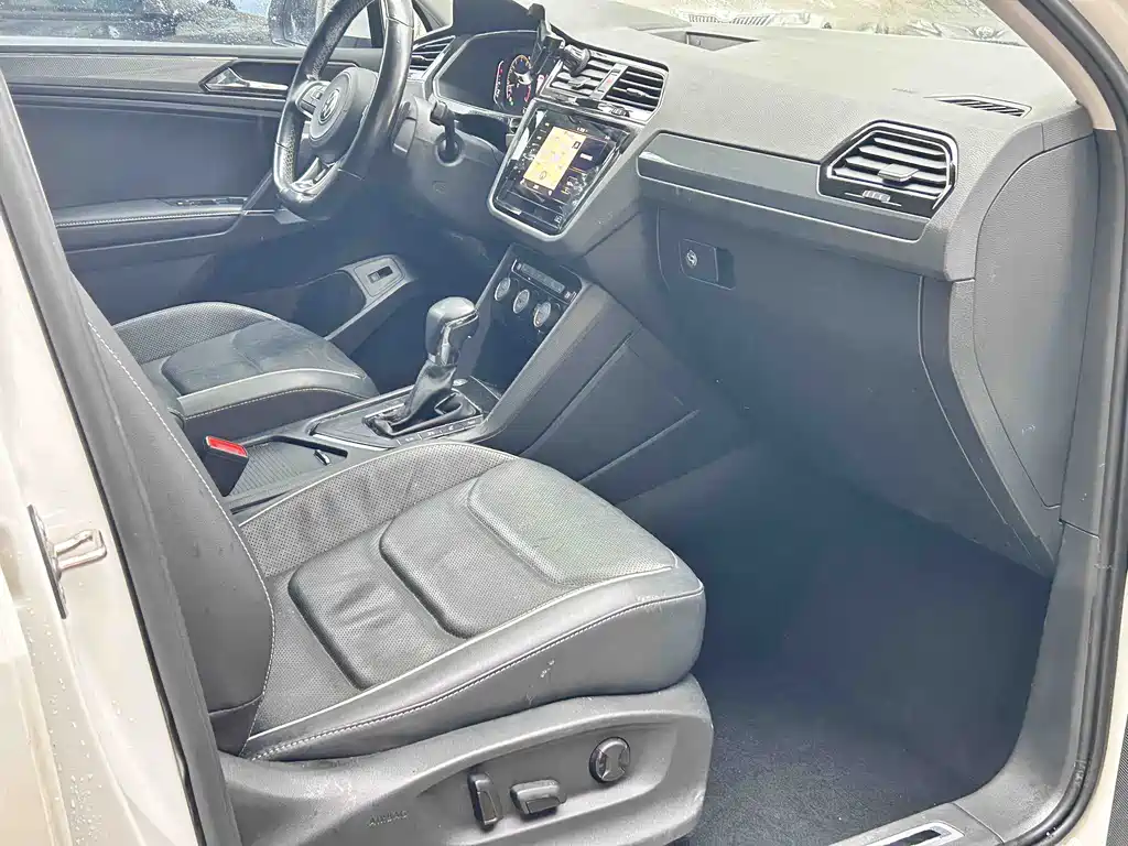 Tiguan L 330 TSI Auto 2 WD R-Line Flagship