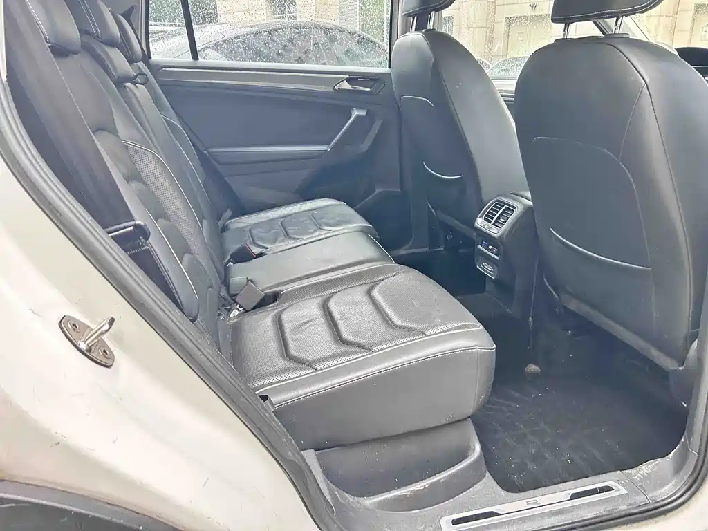 Tiguan L 330 TSI Auto 2 WD R-Line Flagship