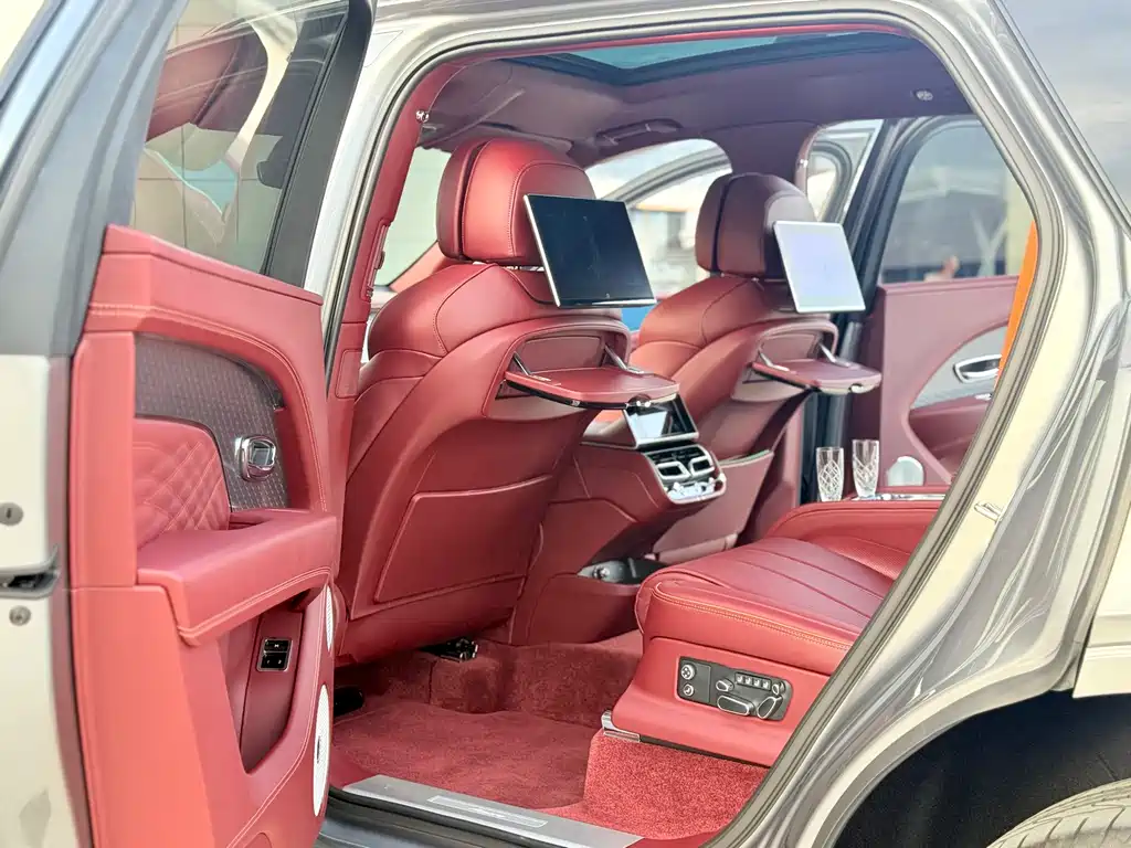 Bentayga 4.0 T V8 LWB Range Elegant Degree