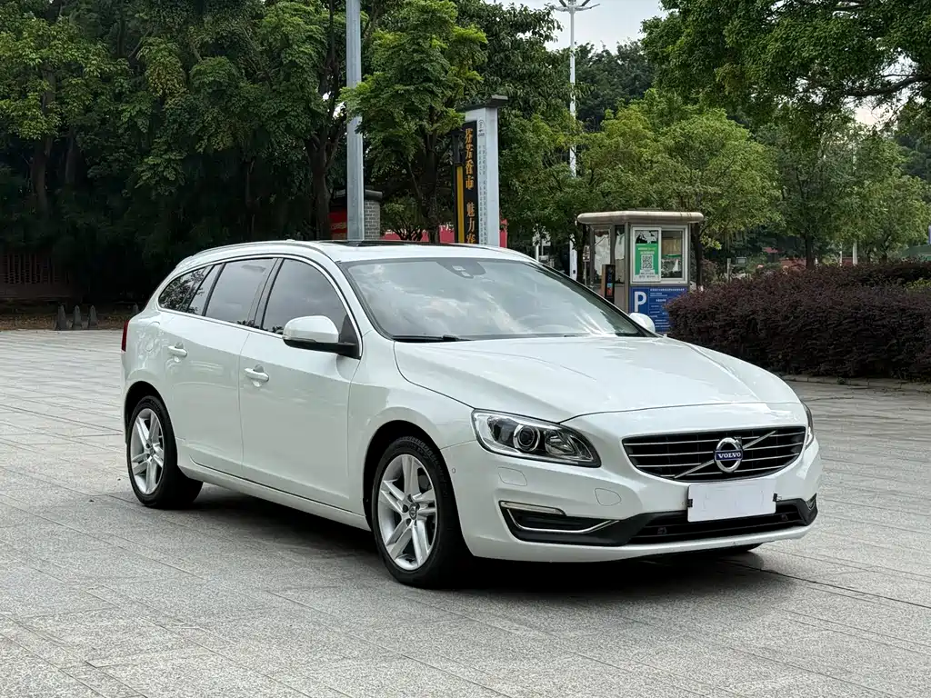Volvo V60 沃尔沃V60 2016款 T5 智雅版