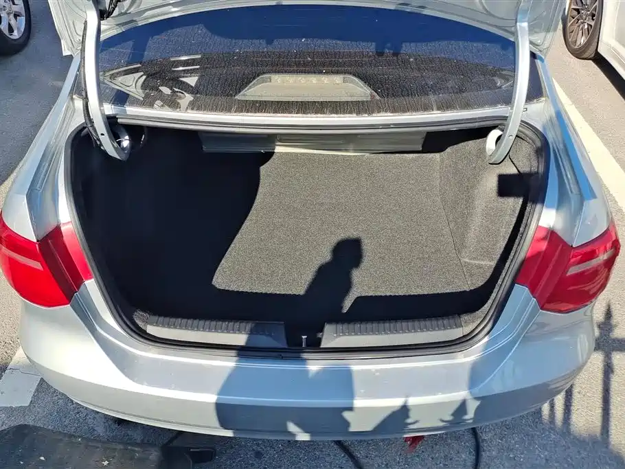 Jetta 1.6 L Manual Fashion