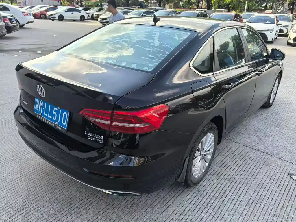 Lavida 280 TSI DSG Comfort CN-VI