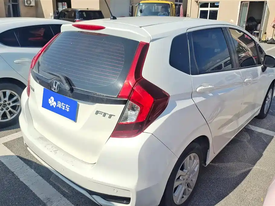 Fit 1.5 L CVT Comfort Sunroof
