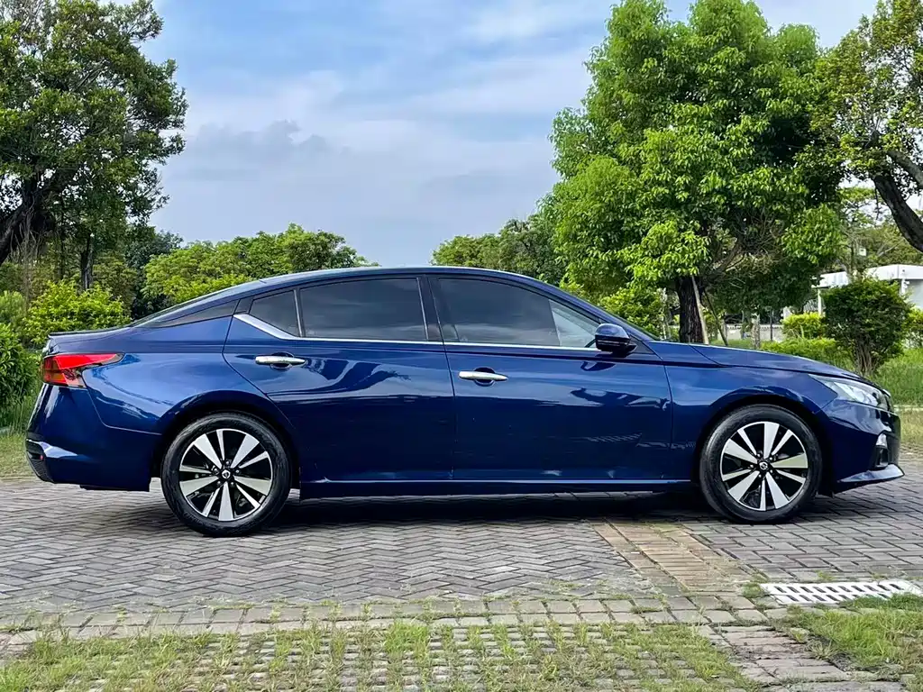 Teana 2.0 L XL Comfort