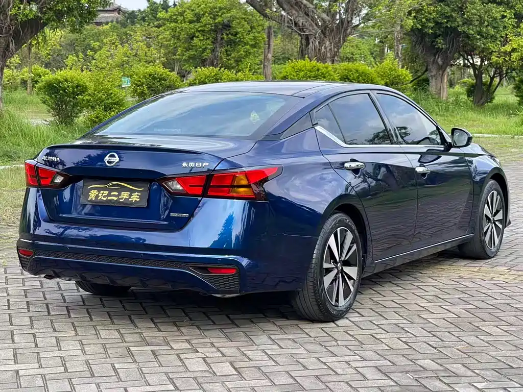 Teana 2.0 L XL Comfort