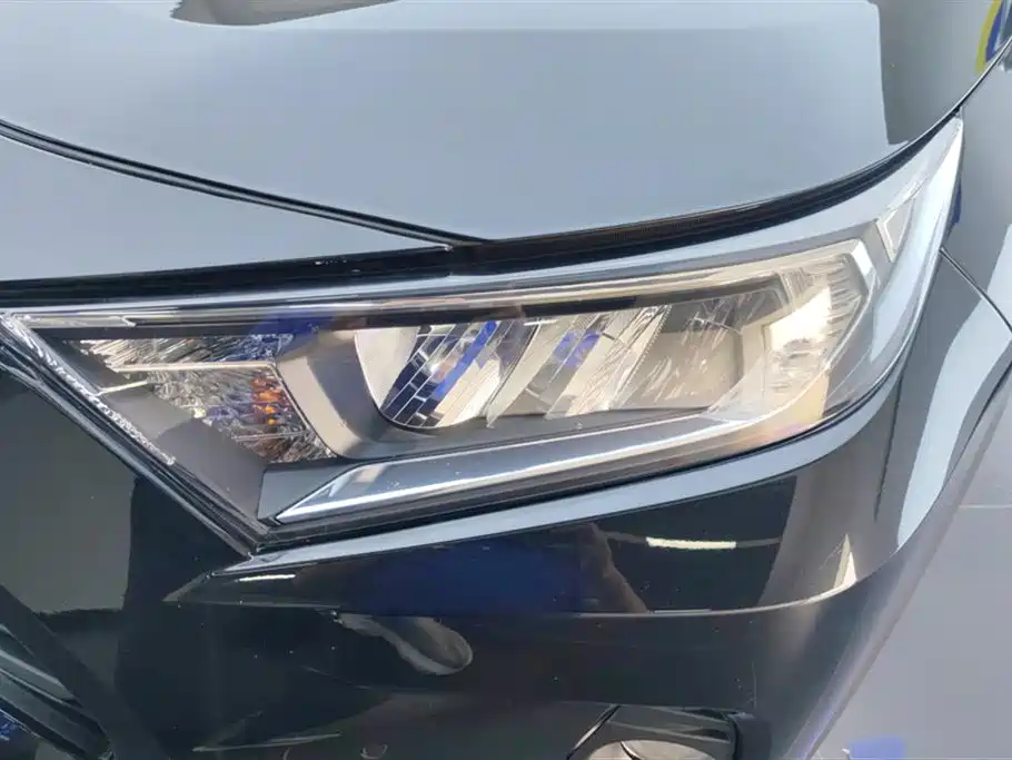RAV4 2.0 L CVT 2 WD Style Plus