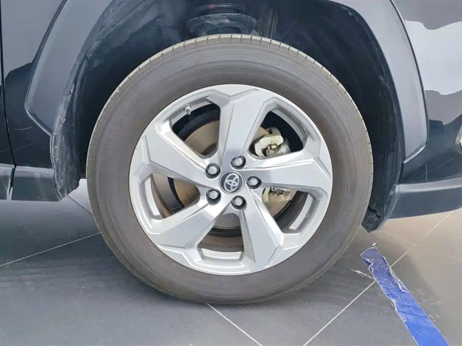 RAV4 2.0 L CVT 2 WD Style Plus