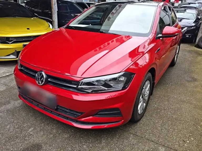 Volkswagen Polo Plus 1.5 L Auto Colorful Tech