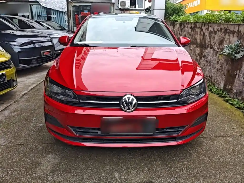 Polo Plus 1.5 L Auto Colorful Tech