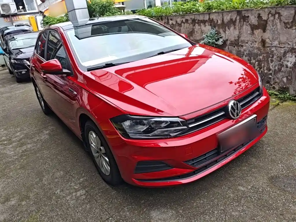 Polo Plus 1.5 L Auto Colorful Tech
