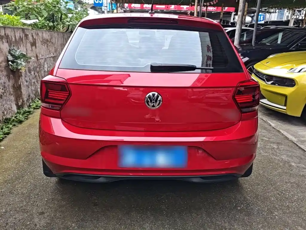 Polo Plus 1.5 L Auto Colorful Tech