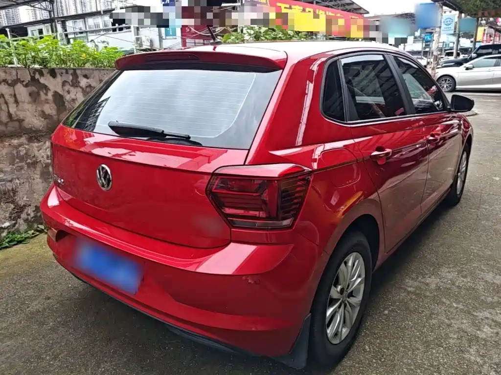 Polo Plus 1.5 L Auto Colorful Tech