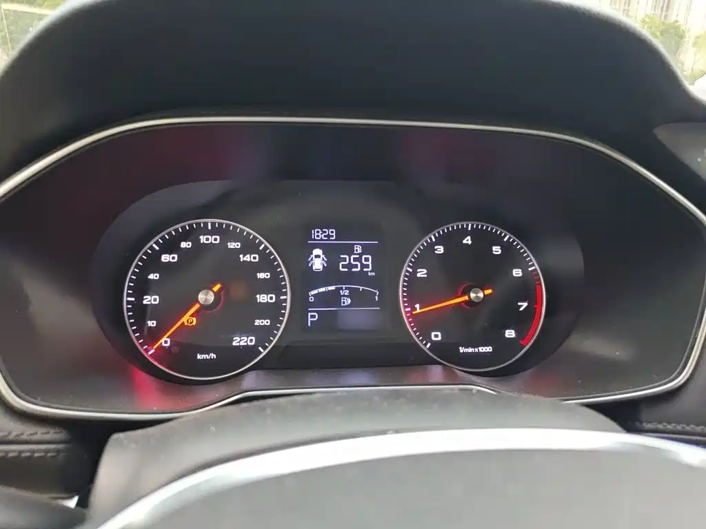 Roewe RX3 荣威RX3 2018款 1.6 L CVT互联网智享版
