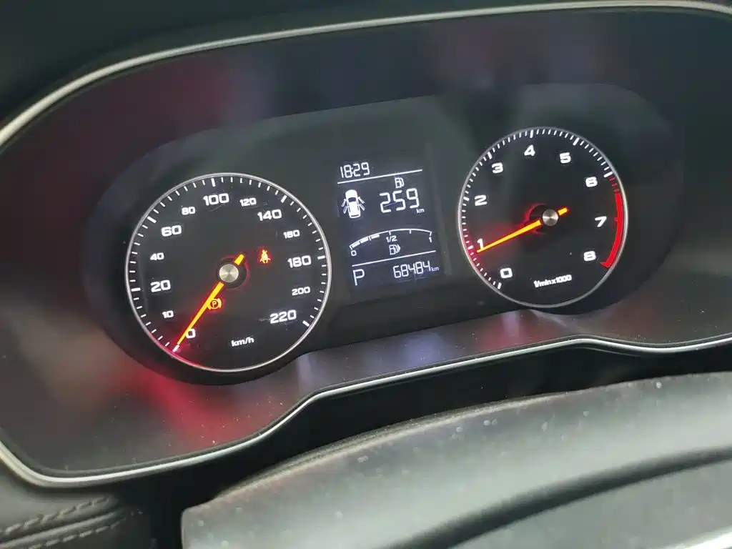 Roewe RX3 荣威RX3 2018款 1.6 L CVT互联网智享版