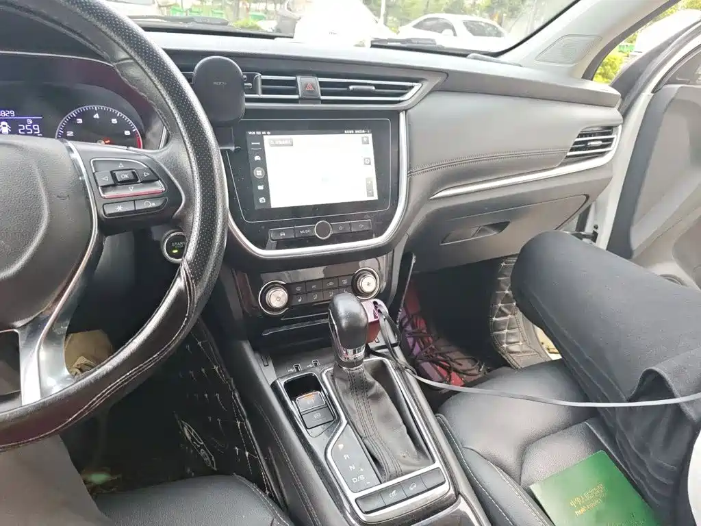 Roewe RX3 荣威RX3 2018款 1.6 L CVT互联网智享版