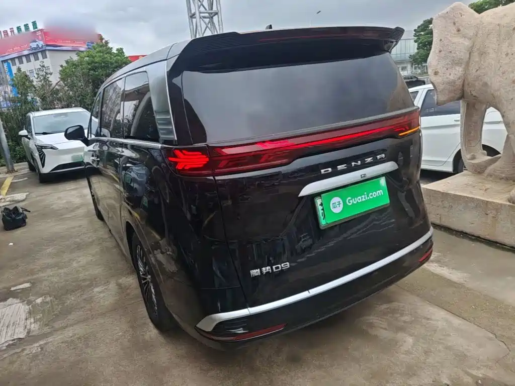 Denza D9 DM-i 1050 Premium