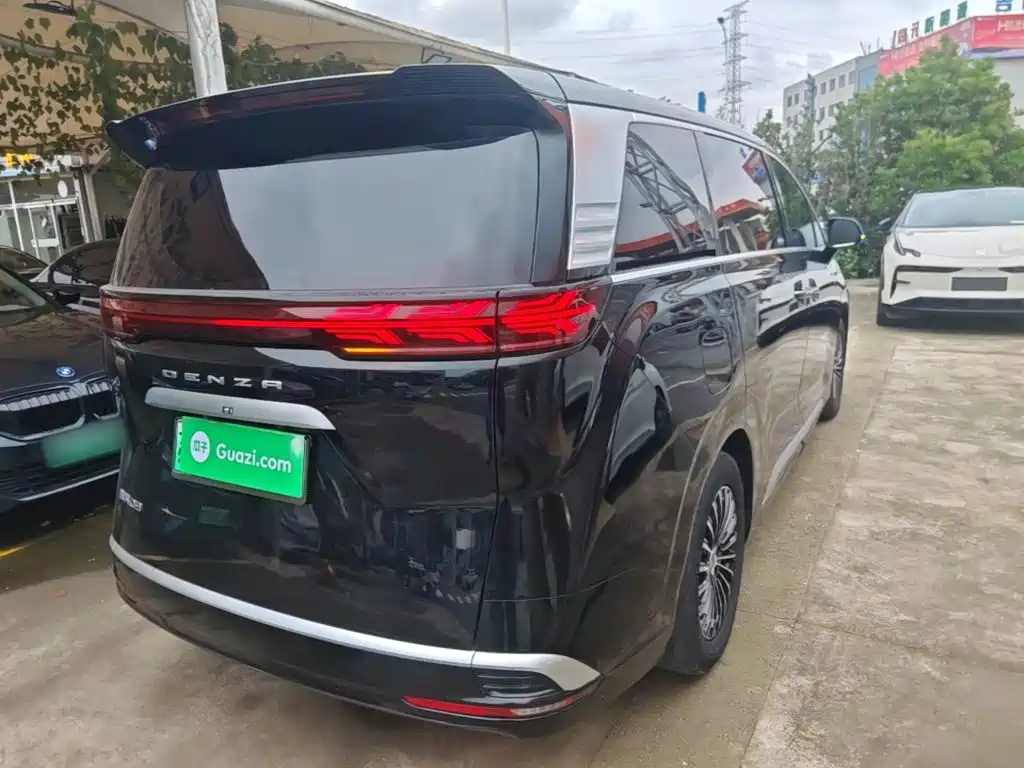 Denza D9 DM-i 1050 Premium