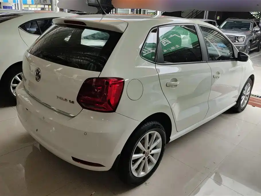 Polo 1.6 L Auto Luxury