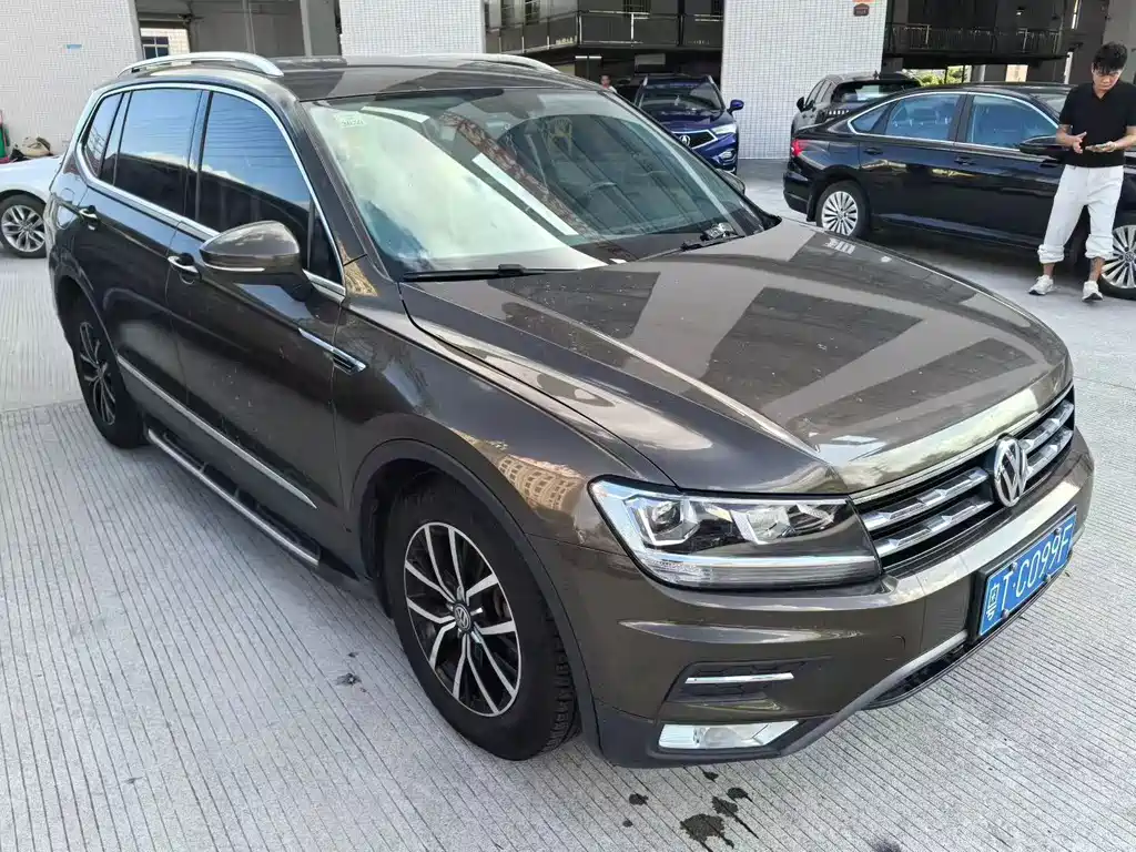Tiguan L 330 TSI Auto 2 WD Luxury