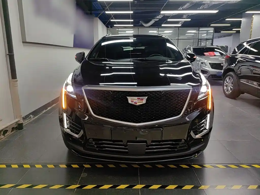 Cadillac XT5 2.0 T 4 WD Distinguished (Supreme Premium)