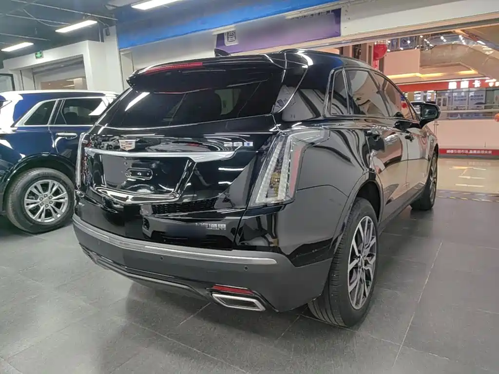 Cadillac XT5 2.0 T 4 WD Distinguished (Supreme Premium)
