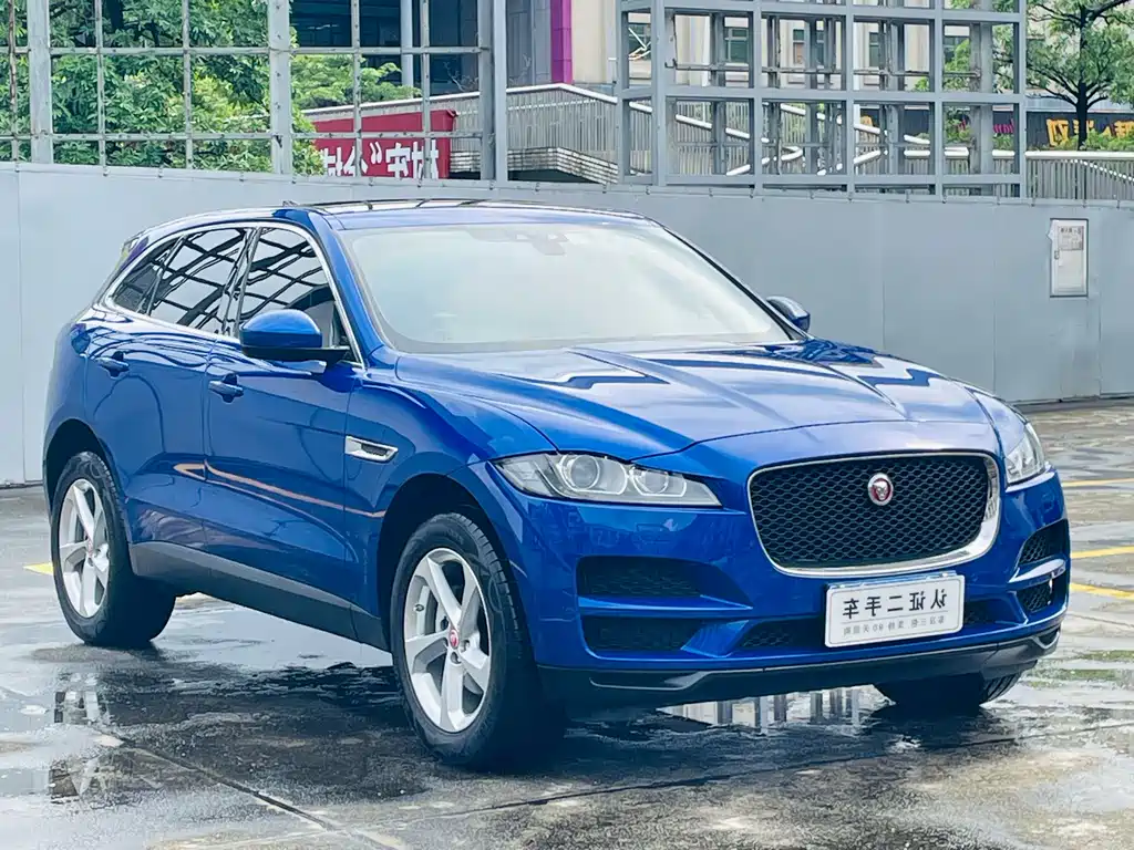 Jaguar F-PACE 2.0 T 4 WD Urban Premium