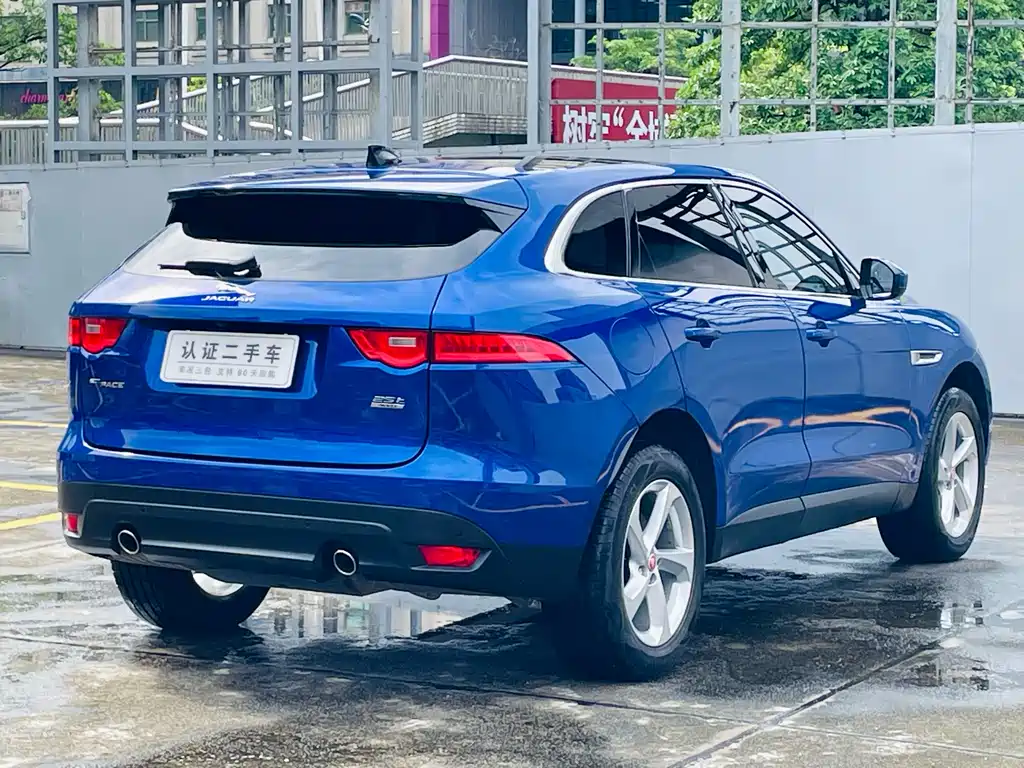 Jaguar F-PACE 2.0 T 4 WD Urban Premium
