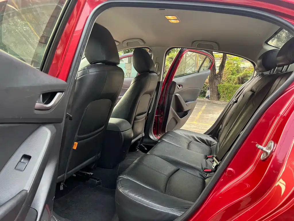 Mazda 3 Axela Sedan 1.5 L Auto Comfort CN-VI