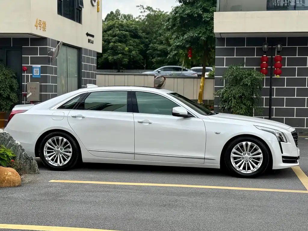 Cadillac CT6 28 T Luxury