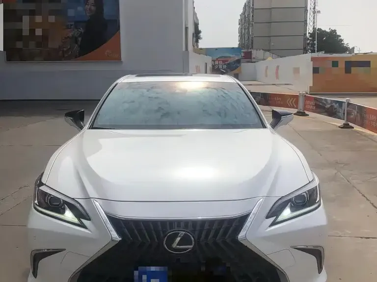 Lexus ES 200 Premium Enjoyment