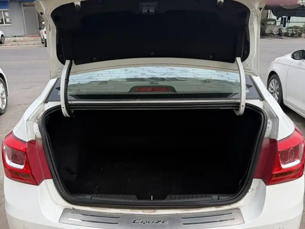 Cruze 1.5 L Classic SE MT