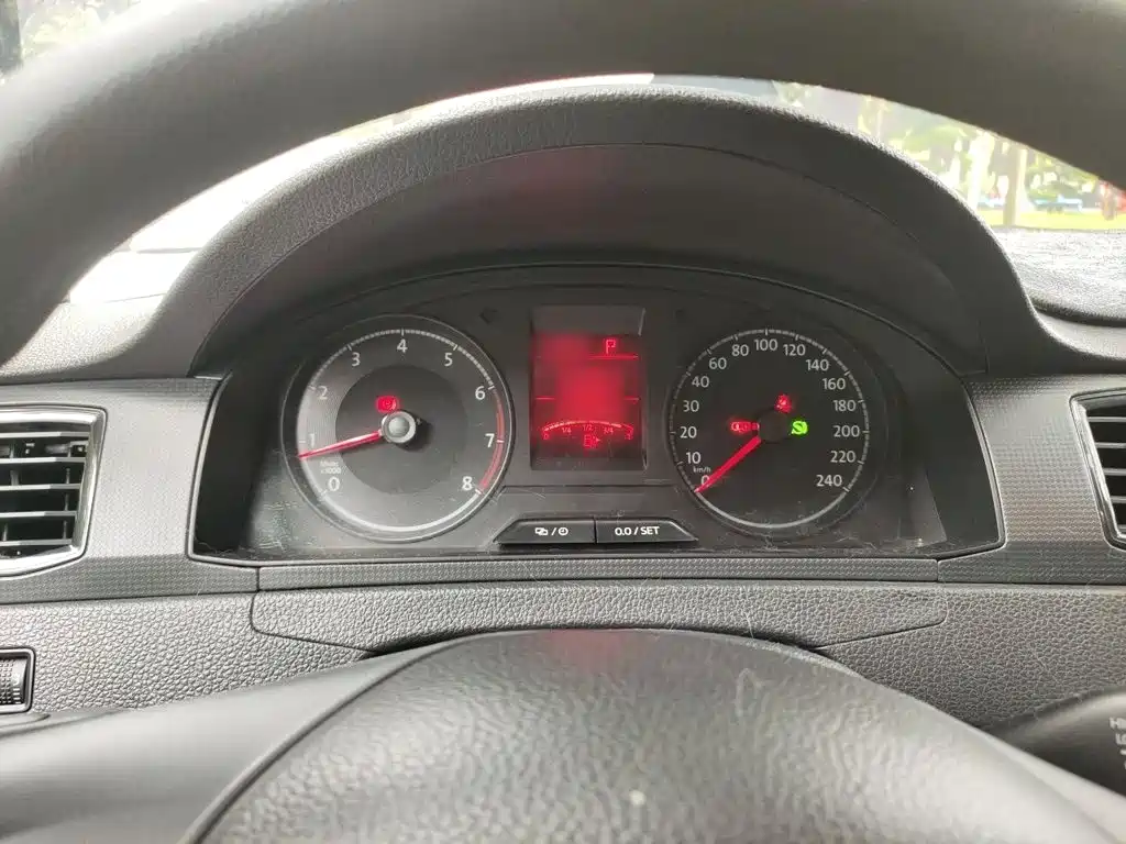 Santana 1.6 L Auto Style