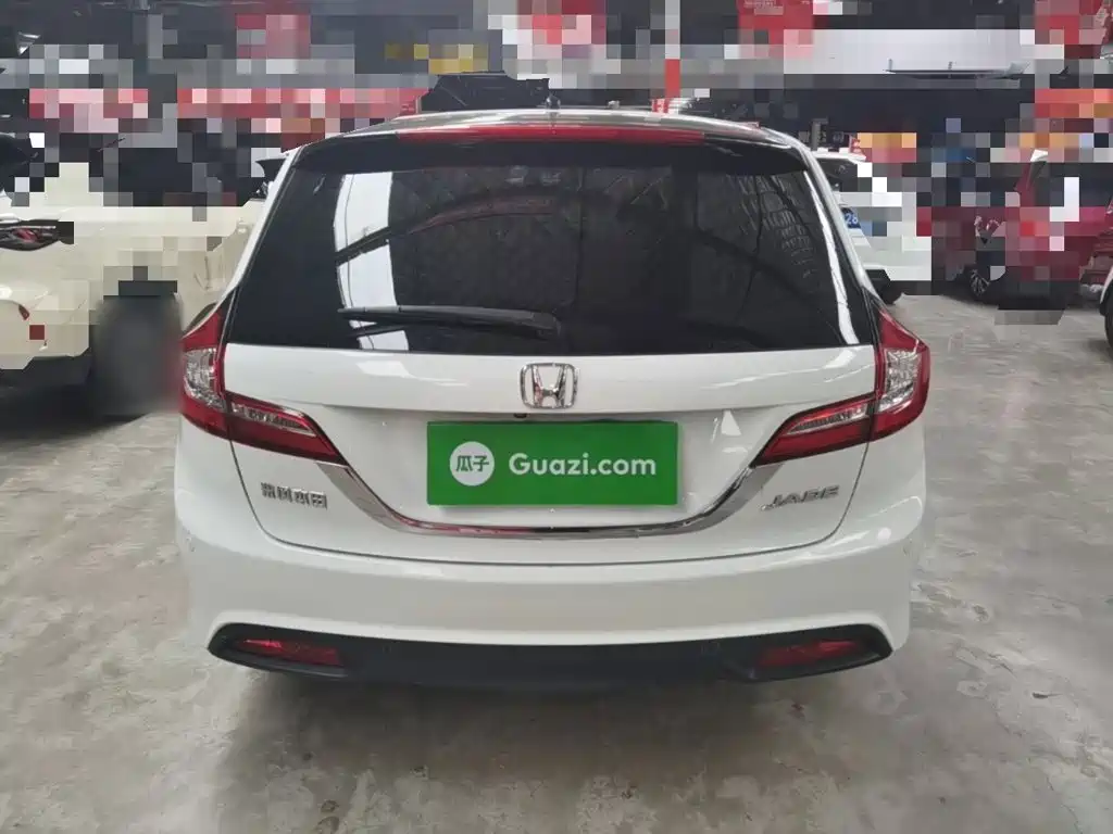 Jade 1.8 L Auto Comfort Elite 5-seat