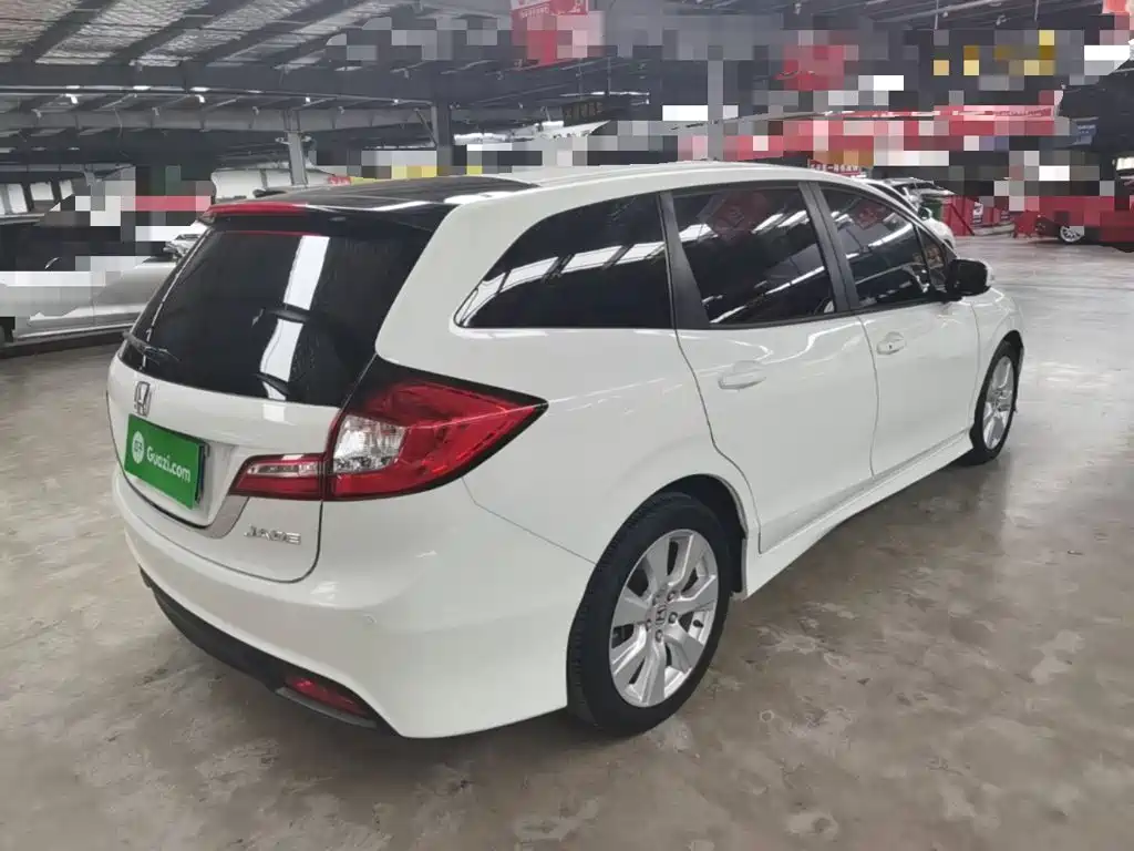 Jade 1.8 L Auto Comfort Elite 5-seat
