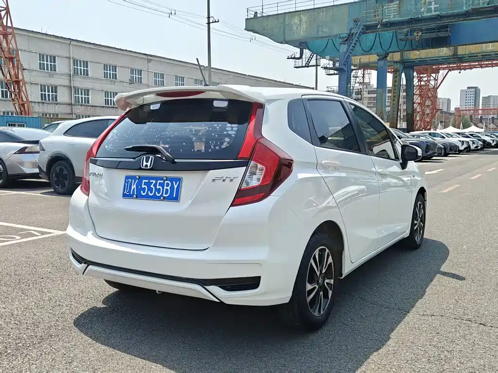 Fit 1.5 L CVT Comfort