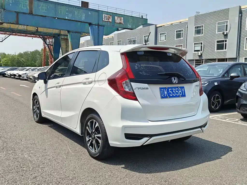 Fit 1.5 L CVT Comfort