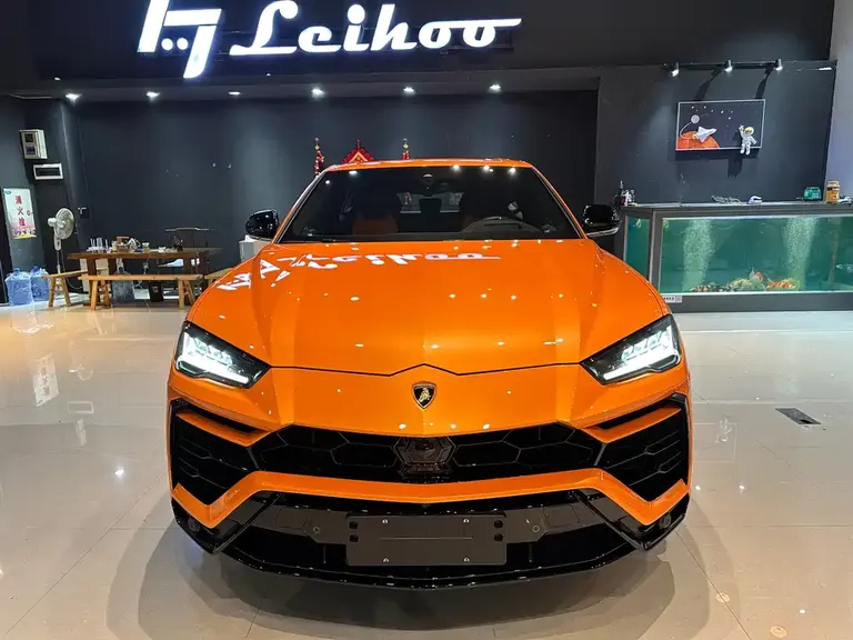 Lamborghini Urus 4.0 T V8