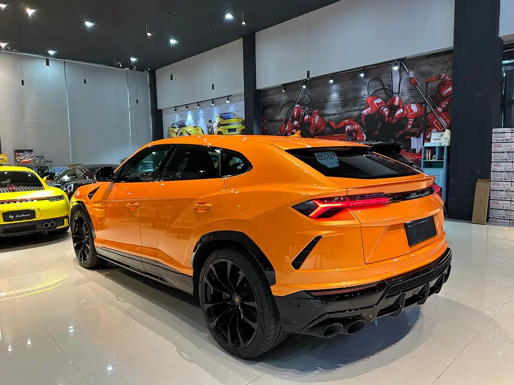 Urus 4.0 T V8