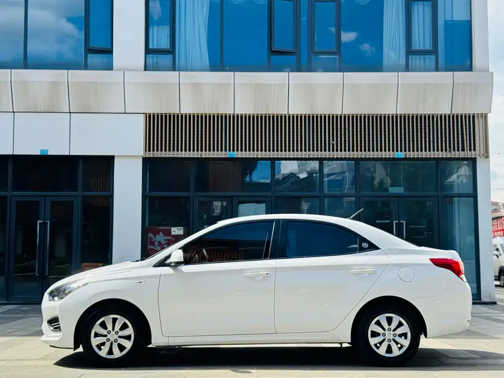 Accent 1.4 L Manual Refreshed CN-VI