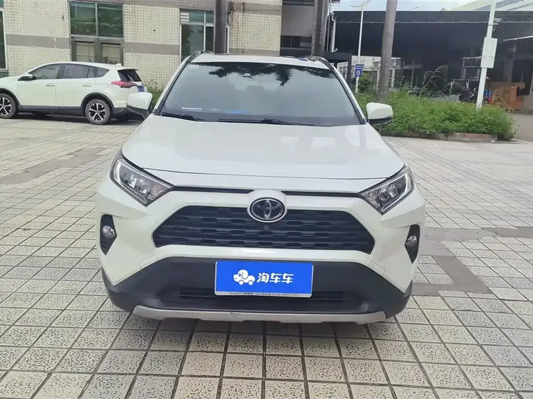 Toyota RAV4 2.0 L CVT 2 WD Style