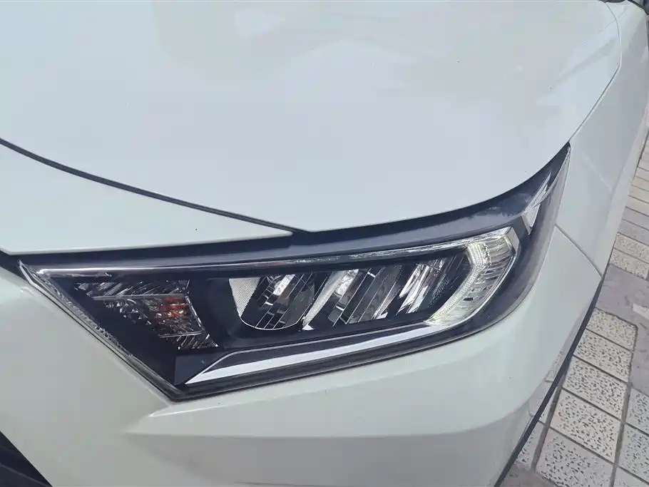 RAV4 2.0 L CVT 2 WD Style