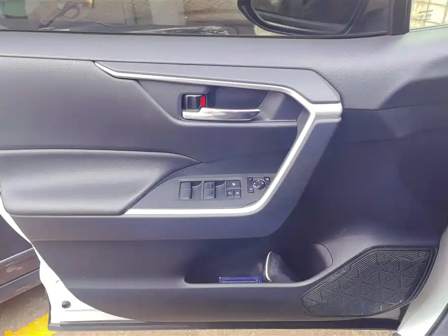 RAV4 2.0 L CVT 2 WD Style